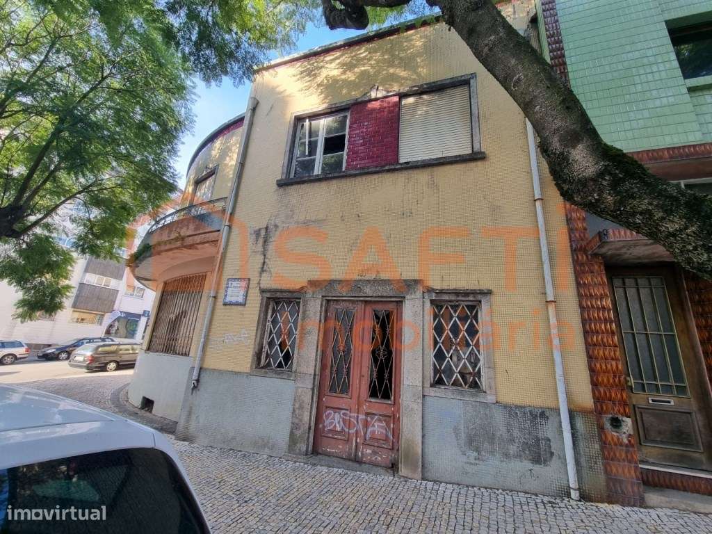 Edifício T11 + T14 - Oportunidade para Investidores / Reabilitação - Grande imagem: 2/9