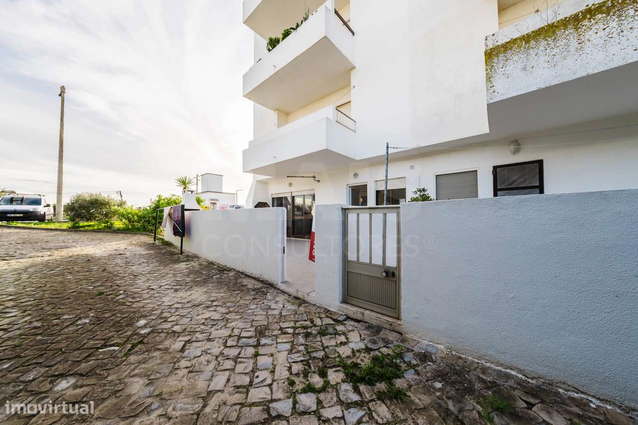 Excelente apartamento T0+2 no Sol Village I, a apenas 500 metros da... - Grande imagem: 3/25