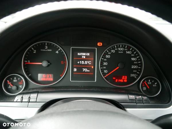 Audi A4 Avant 2.0 TDI - 16