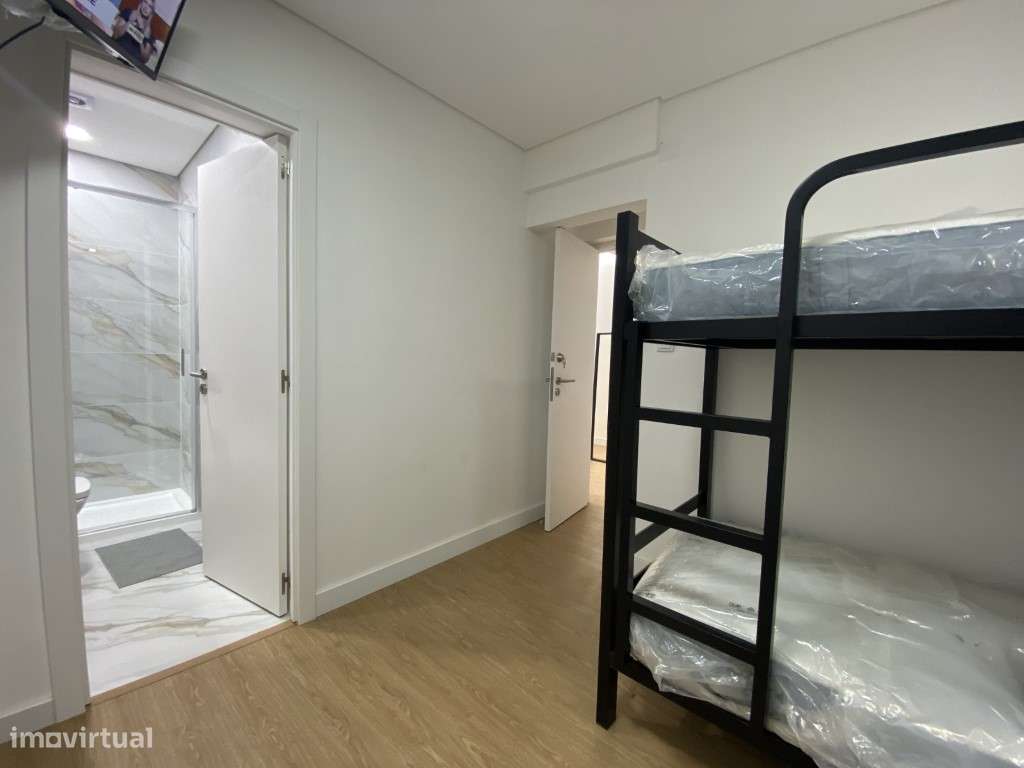 Apartamento 5 quartos, remodelado e mobilado, investimento estudant... - Grande imagem: 4/25