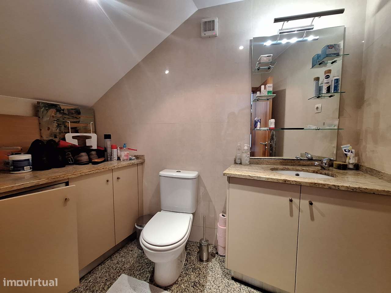 Moradia V3 com design único em Vila Nova de Anha.-15