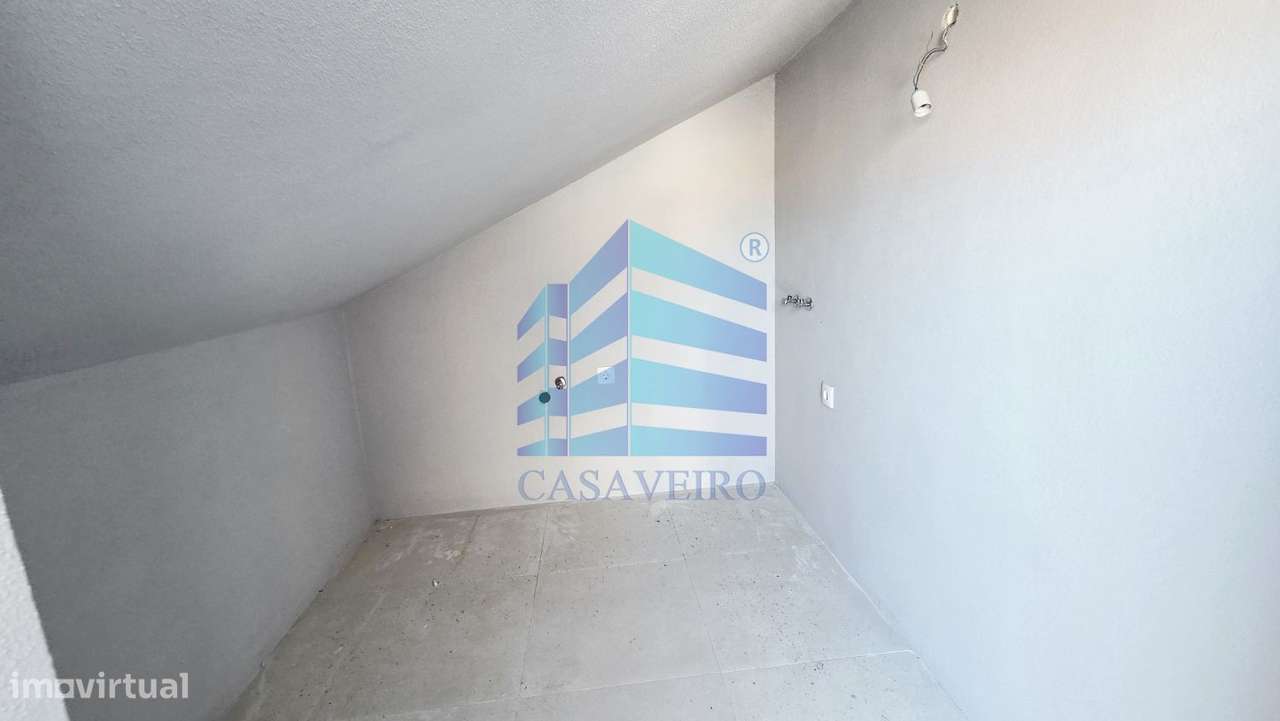 Apartamento T2 Duplex com terraço  centro de Esgueira-28