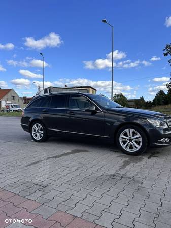 Mercedes-Benz Klasa C 220 T CDI DPF (BlueEFFICIENCY) 7G-TRONIC Avantgarde - 6