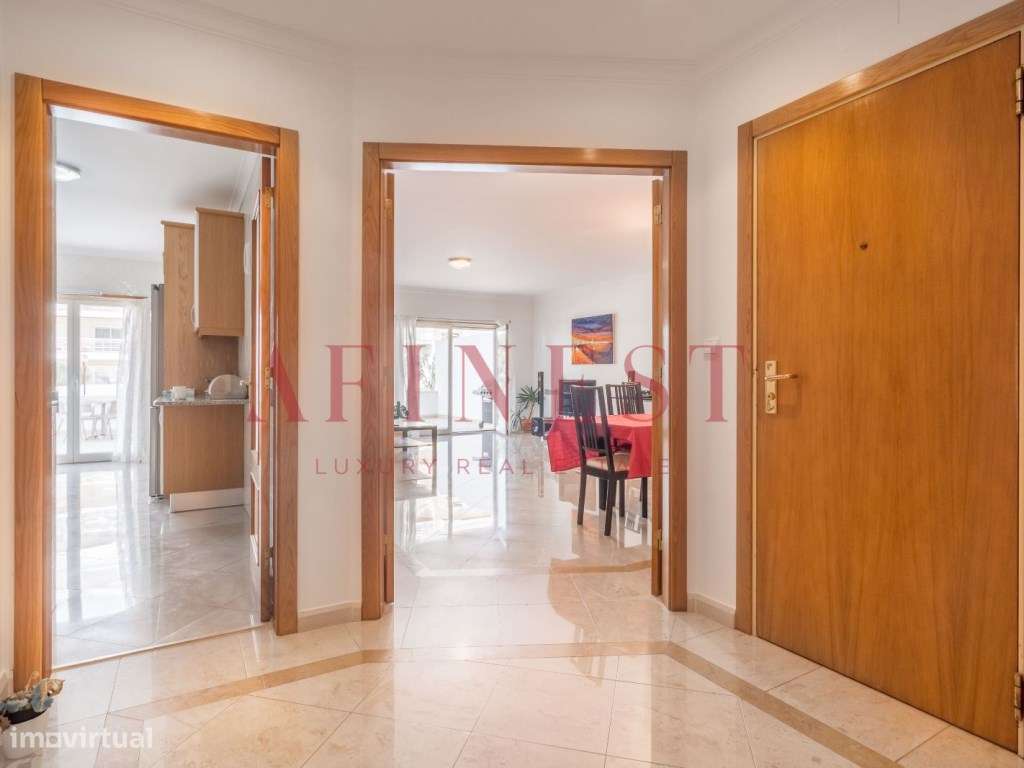 Excelente apartamento T2 em Condomínio Fechado na Parede - Grande imagem: 5/21