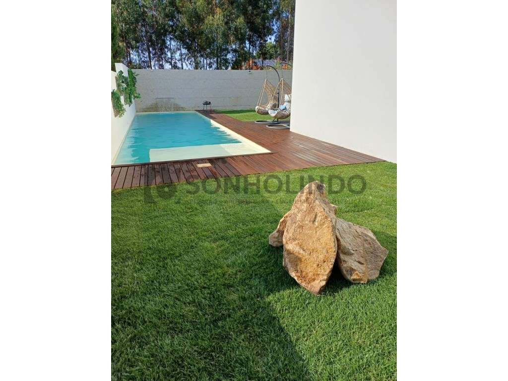 Moradia T4 com piscina de 3 frentes com excelentes áreas, tanto a n...-47