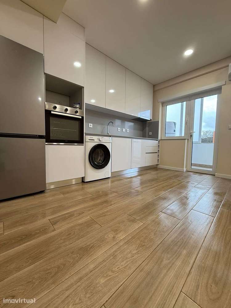 Apartamento T3 remodelado c/ Terraço - APA3169/25 - Grande imagem: 2/5