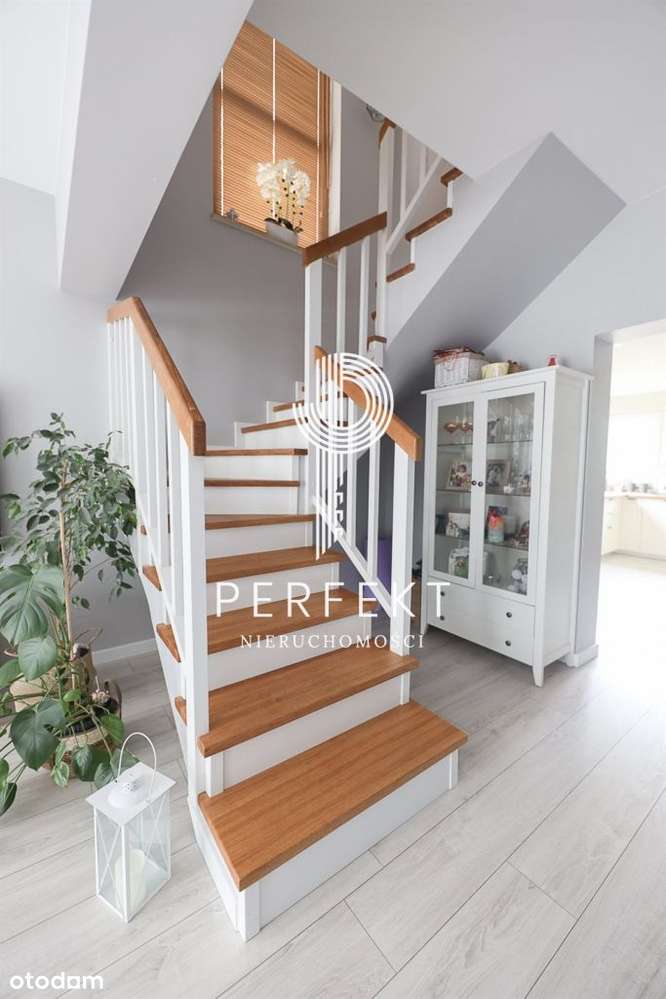 Nowoczesny dom z 2018 roku na osiedlu Małe Błonia - Pełny obrazek: 4/20