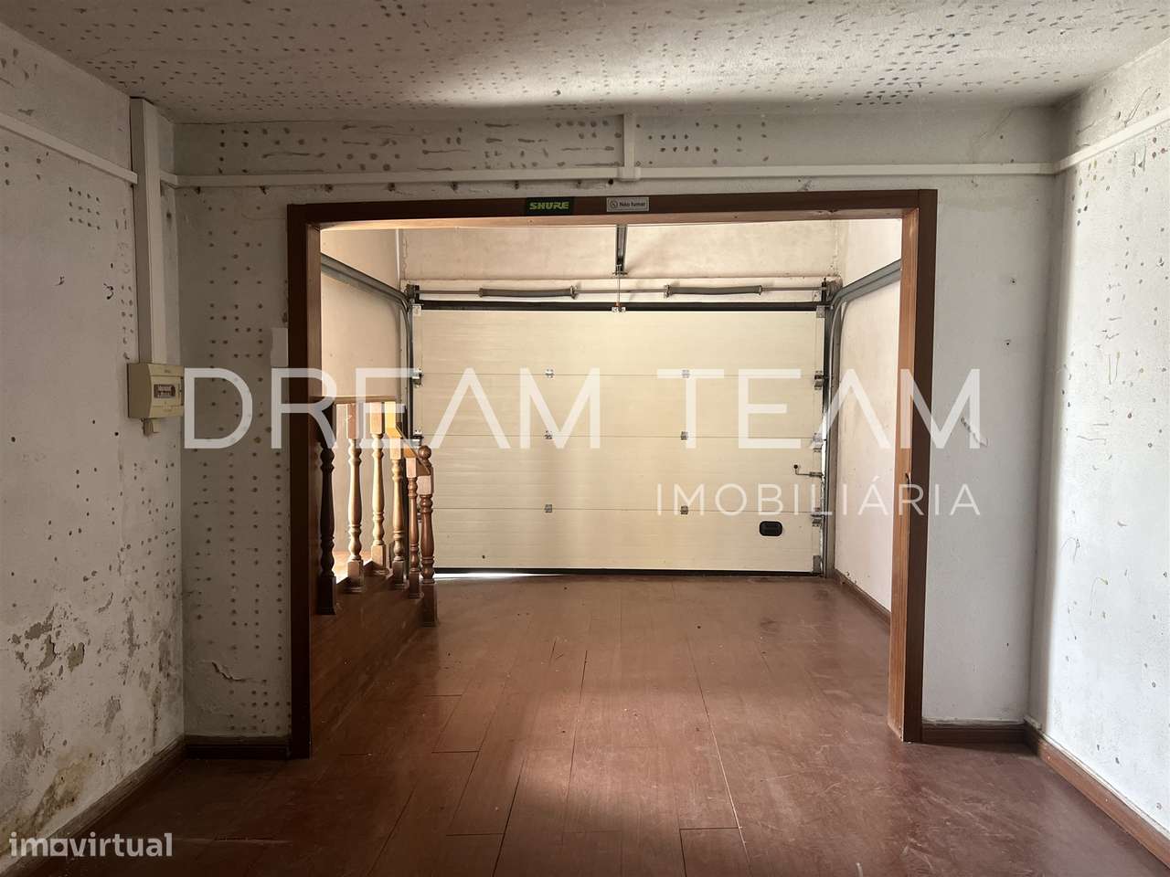 Moradia T4 Bifamiliar na Charneca da Caparica para Remodelação-10