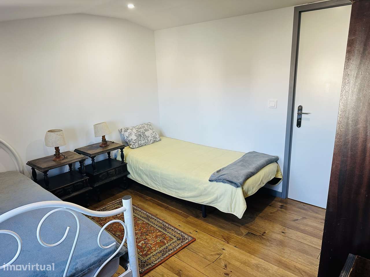 Moradia T3+T2 Bifamiliar para habitação própria ou investimento-23