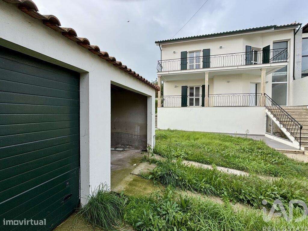 Moradia geminada T5 em Anha de 228 m2 - Grande imagem: 4/38