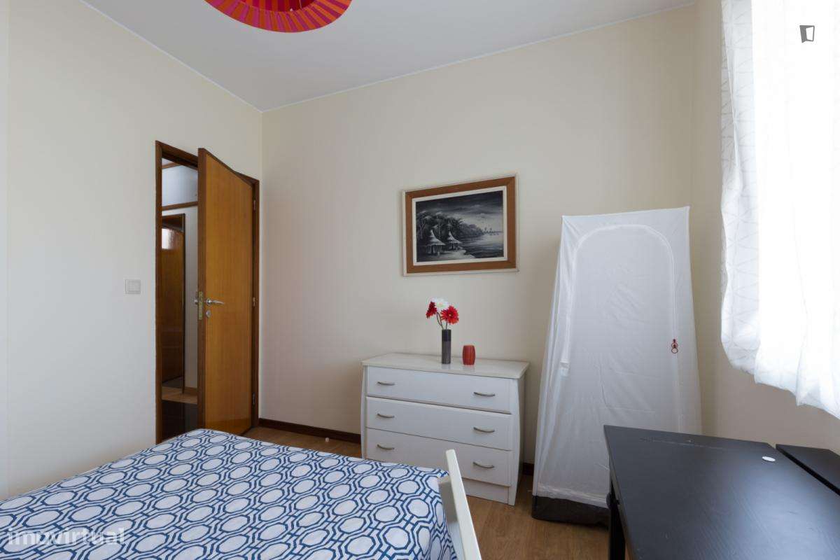 Quarto - localizado em Rio Tinto Porto - Grande imagem: 4/6
