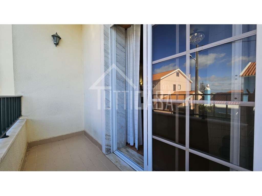 Apartamento T3 com garagem BOX em Alcainça-8