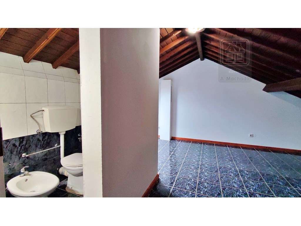 VENDA de CASA - MORADIA com garagem, jardim e quintal - Pico da Ped...-38