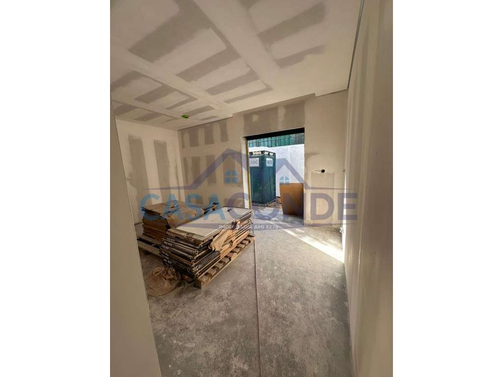 Moradia Isolada V3 +1C/Piscina-8