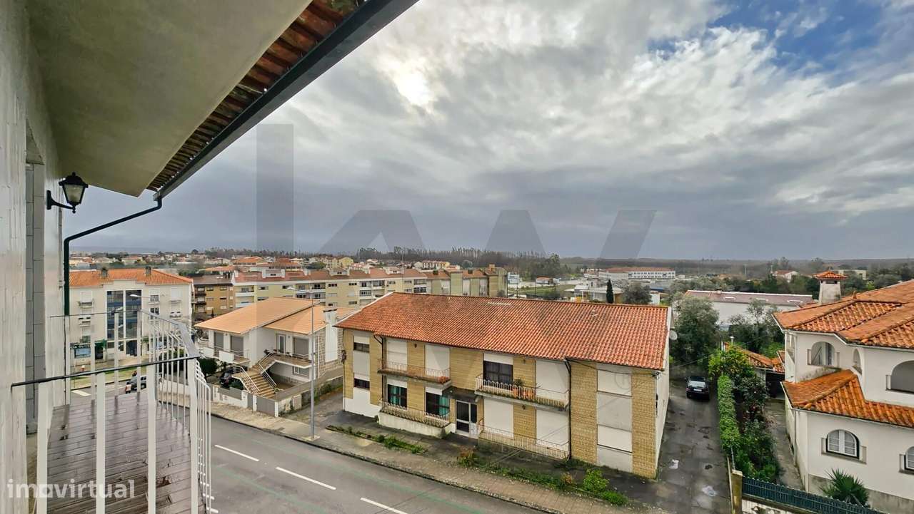 Apartamento T3 renovado no centro de Albergaria-30