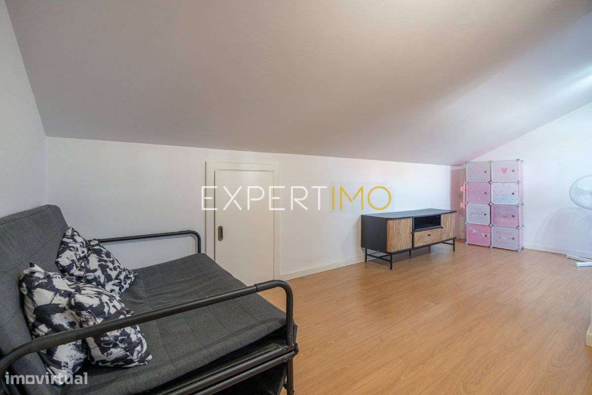 T3 Duplex com Terraço e Anexos | Centro de São Martinho do Bispo –...-21