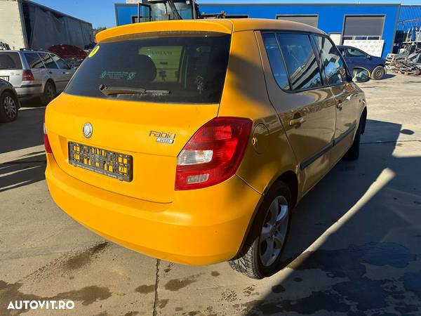 Dezmembrez / Dezmembrari / Piese Skoda fabia 2 facelift 2010 1.2 benzina chfa volan stanga - 4