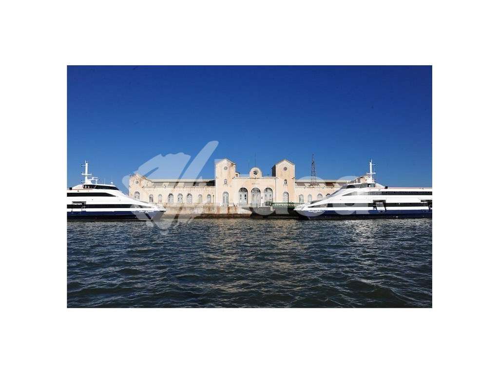 Viva no Coração do Barreiro - T3 Duplex Moderno e Funcional-19