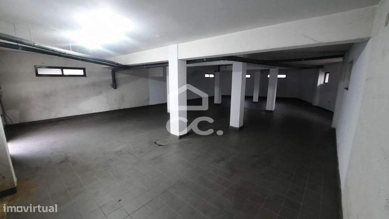 Apartamento T1+1 com Armazém e lugar de garagem-29