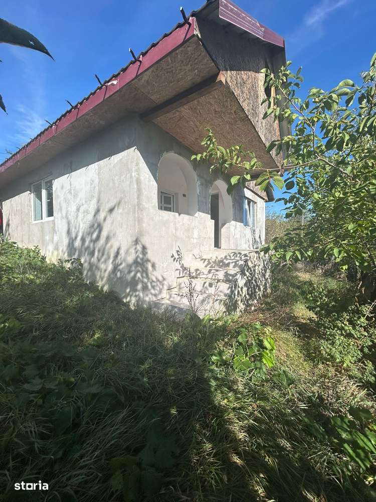 Casa din 2013 in Mogosesti foarte aproape de asfalt - Imagine principală: 3/6