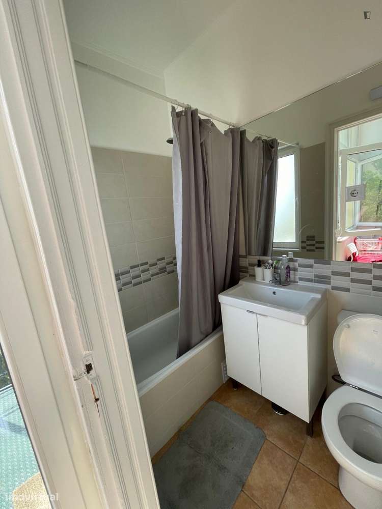 Quarto - localizado em Penha de França Lisbon - Grande imagem: 5/16
