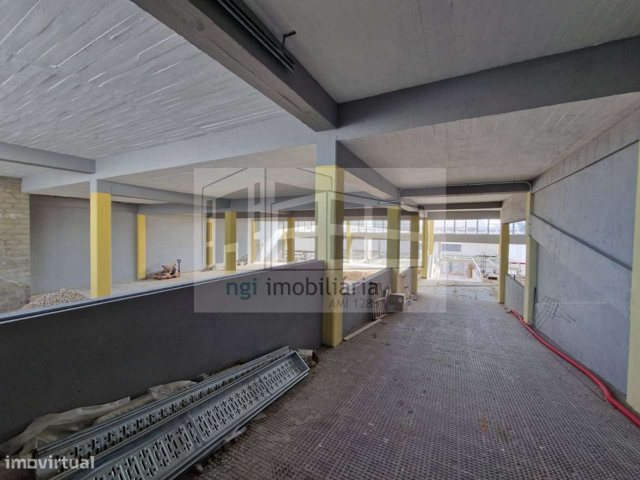 Armazém em Sacavém e Prior Velho - Grande imagem: 5/23