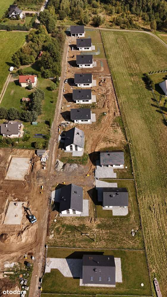 Przestronny Dom, 4 Sypialnie, Gabinet, Garaż-7