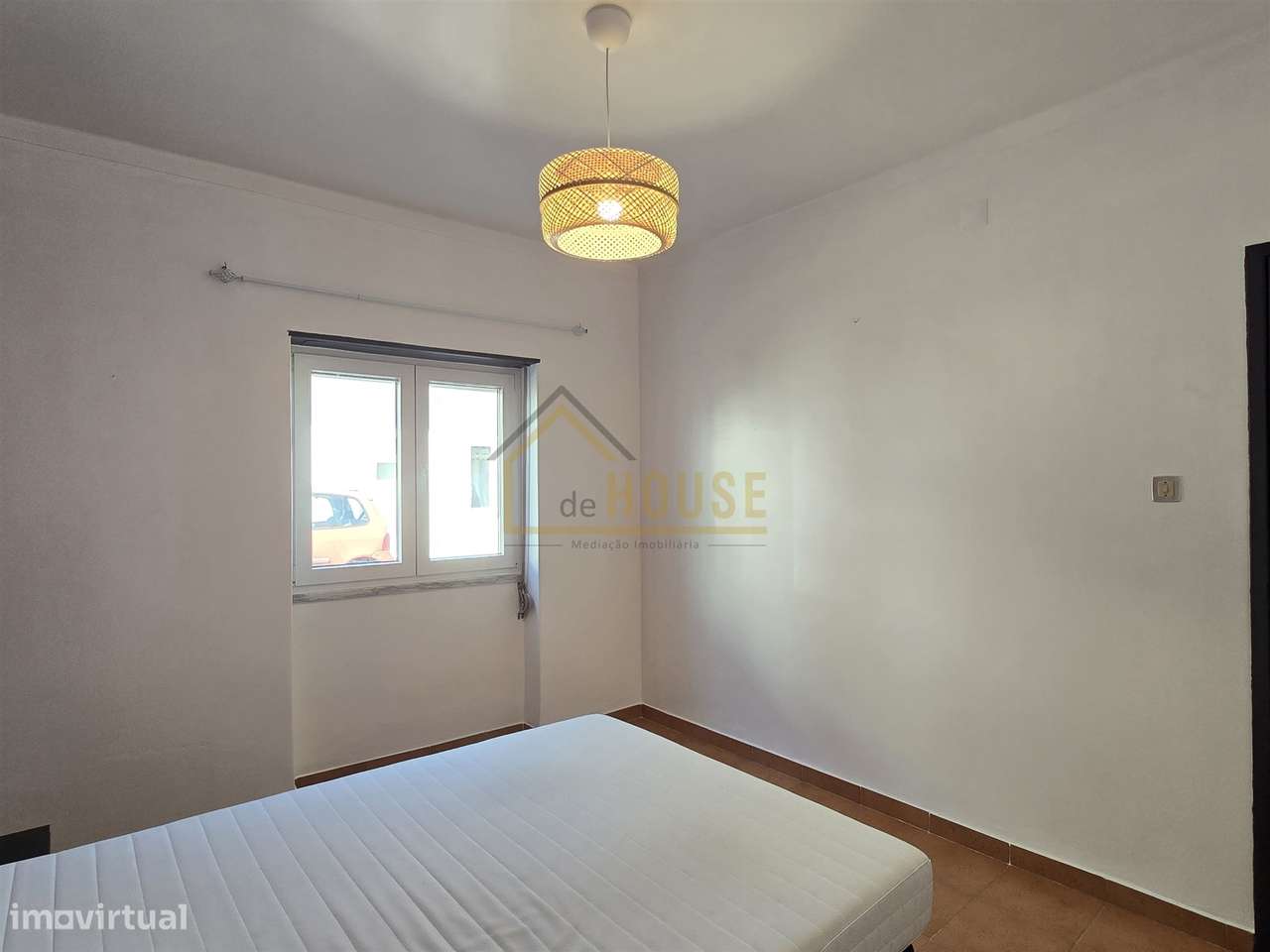 Moradia com espaço exterior e garagem no Bombarral-6