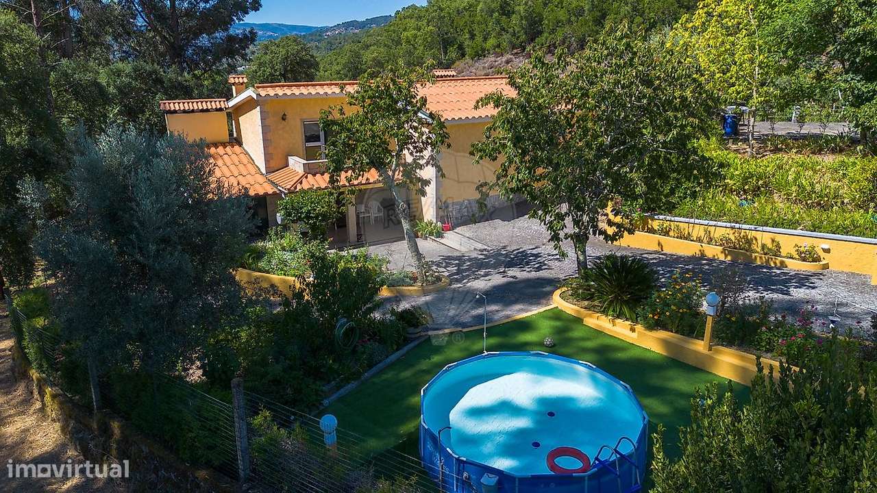 Moradia T5 para venda - Grande imagem: 1/31