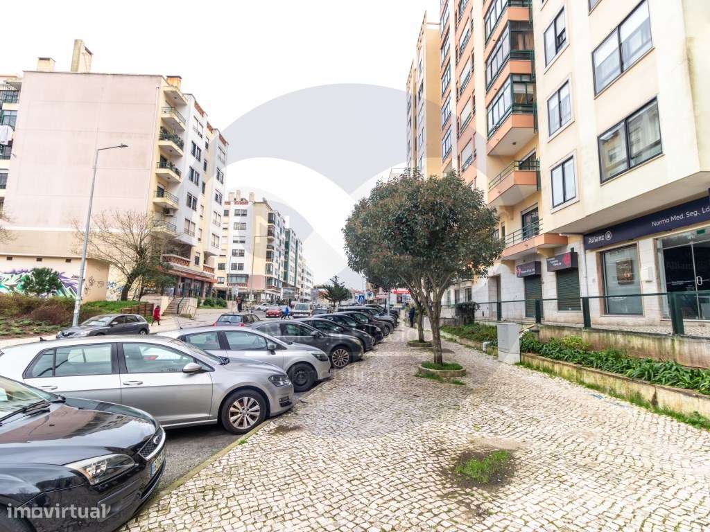 Apartamento T1 com Lareira, excelentes Áreas, na zona central de Ma...-17