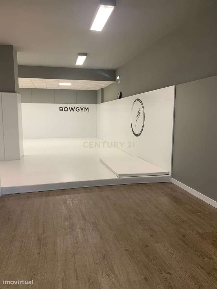 Oportunidade de Investimento: Loja Espaçosa e com Rentabilidade em Alg - Grande imagem: 5/34