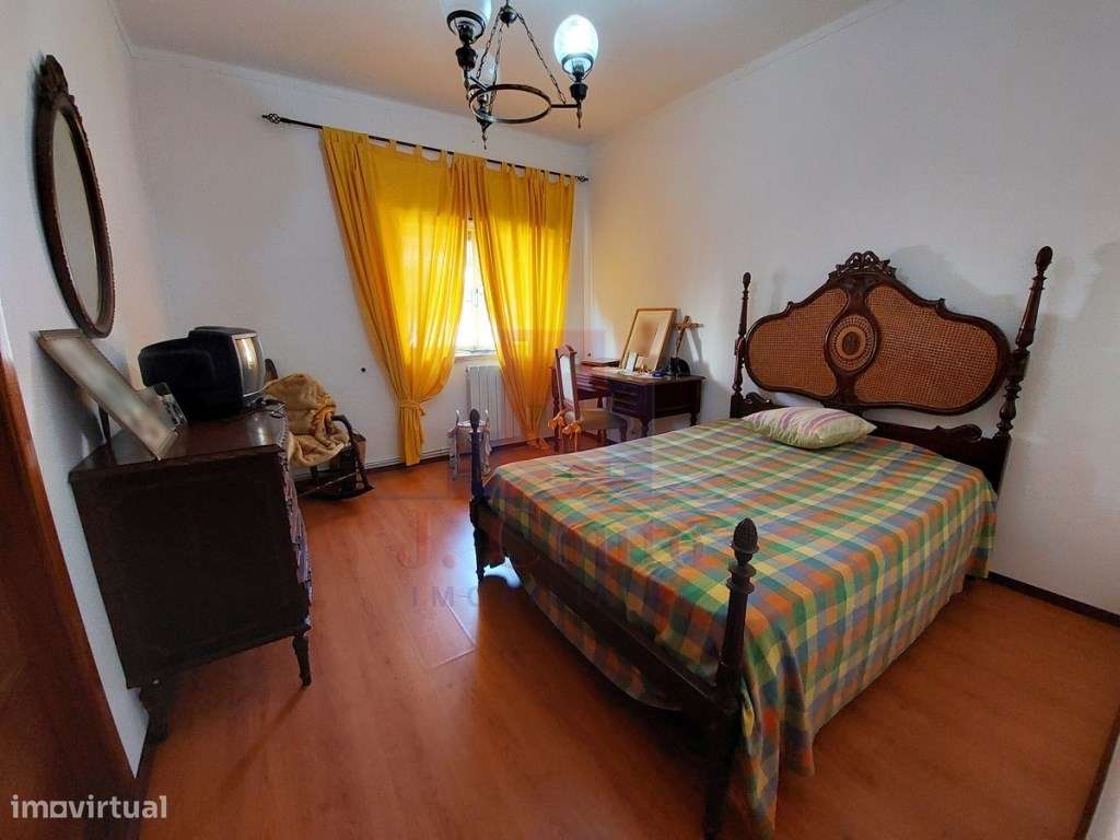 Prédio com 7 apartamentos no centro de Caldas da Rainha-19