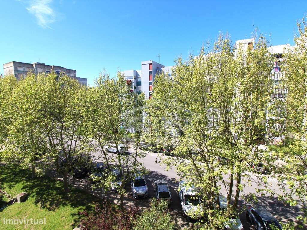 APARTAMENTO T4 - BARREIRO /CIDADE SOL-10