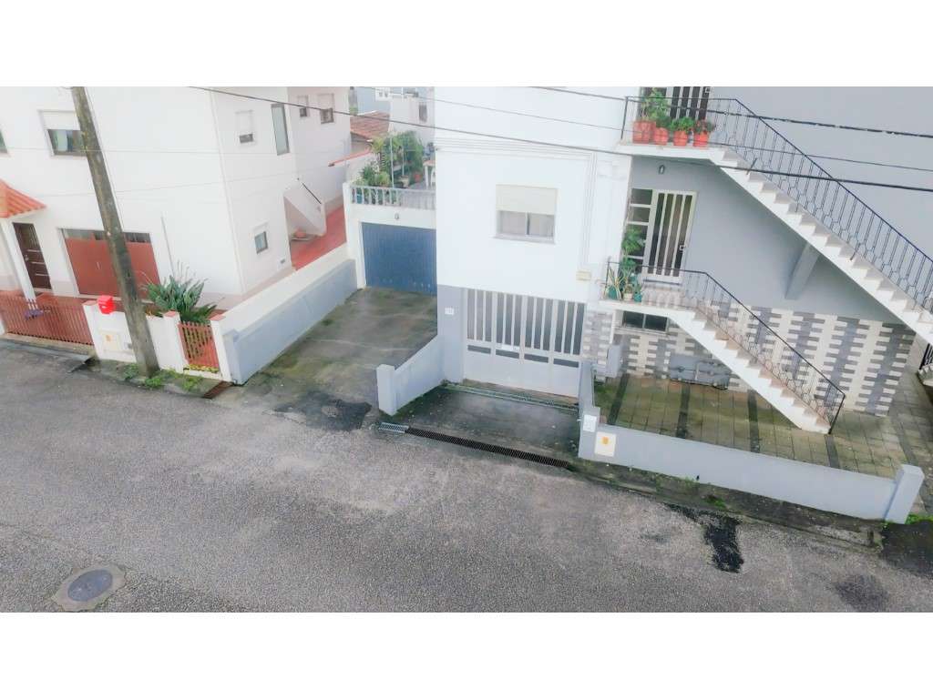 Armazém com áreas generosas para vários fins - Grande imagem: 2/20