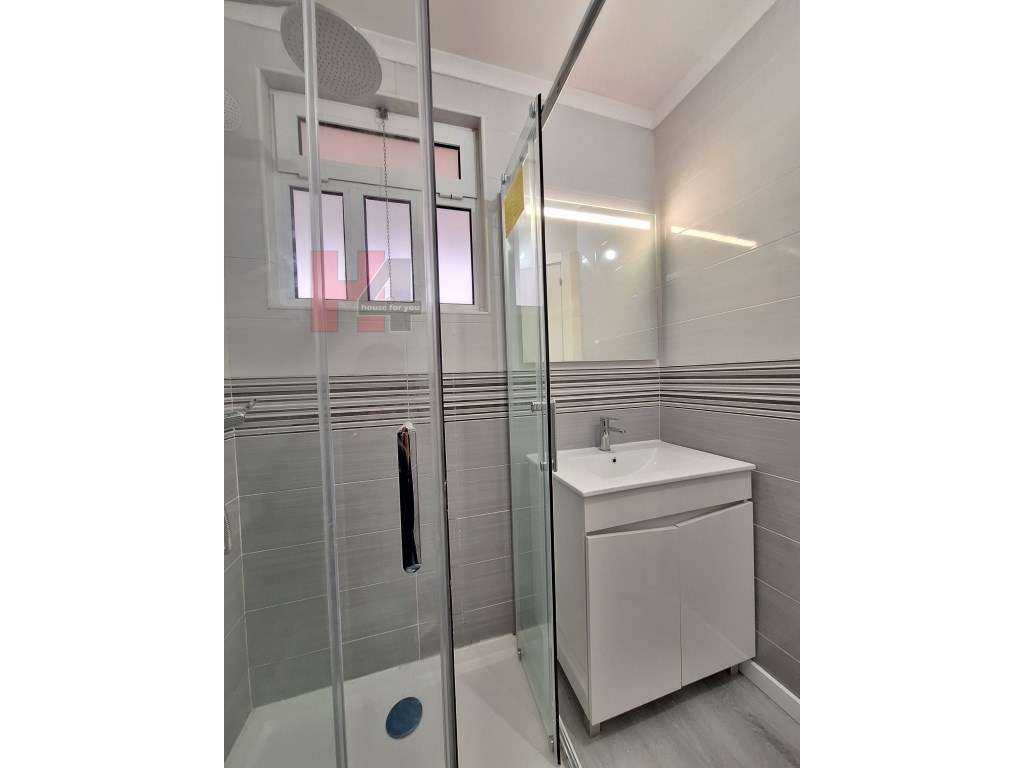 **Apartamento T2 Totalmente Remodelado na Pontinha(OFERTA DA ESCRIT...-13