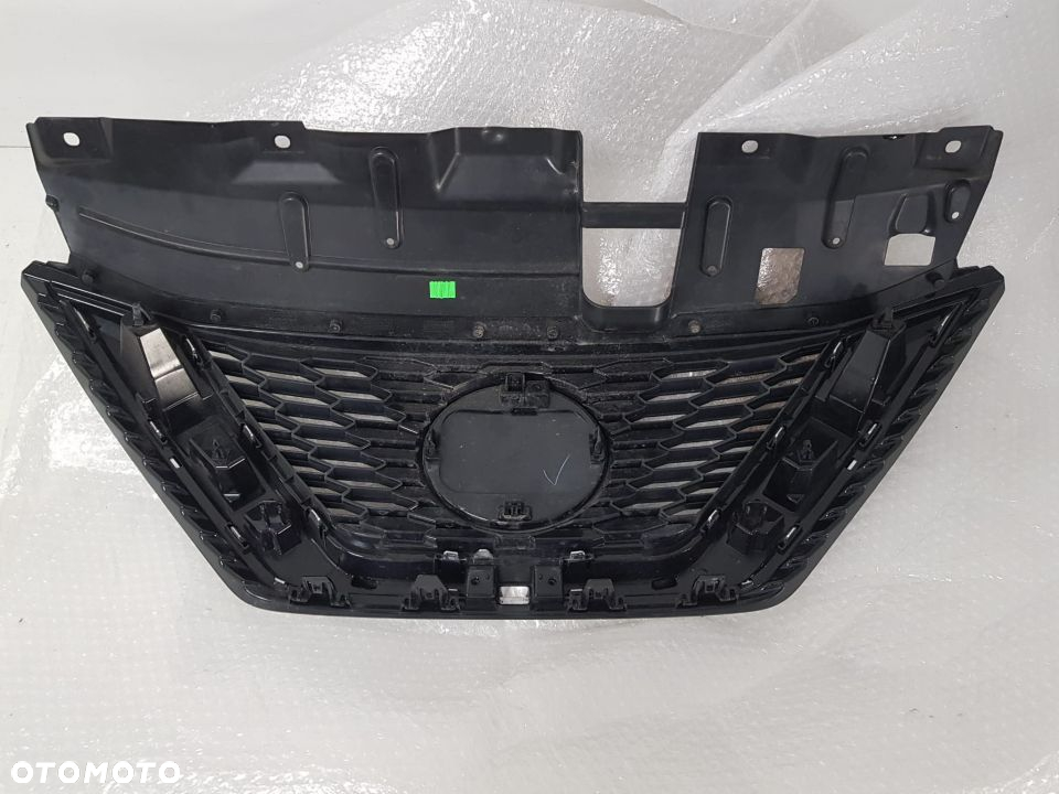 GRILL ATRAPA POD KAMERE NISSAN QASHQAI J11 LIFT 17-21 62398HV80A - 3