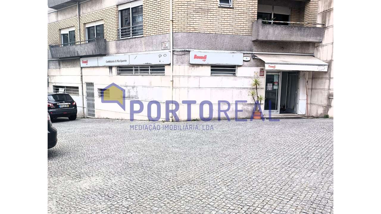 Loja para Venda  Arrendada - Pedrouços-12