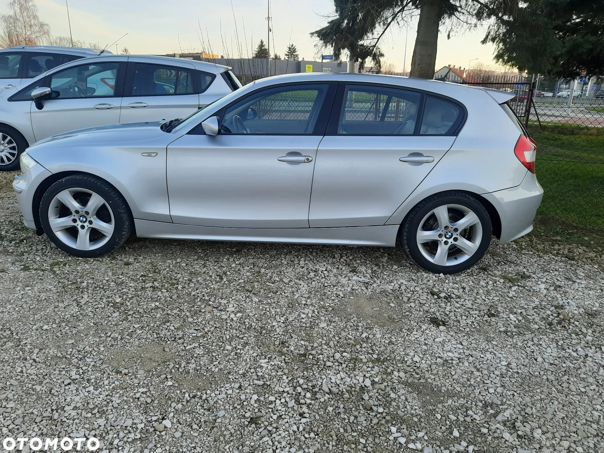 BMW Seria 1 120i - 26