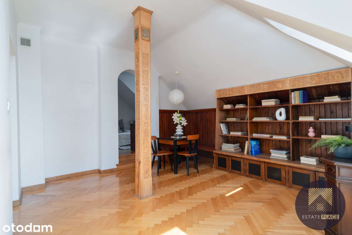 Trójstronne mieszkanie w zadbanej Kamienicy-5