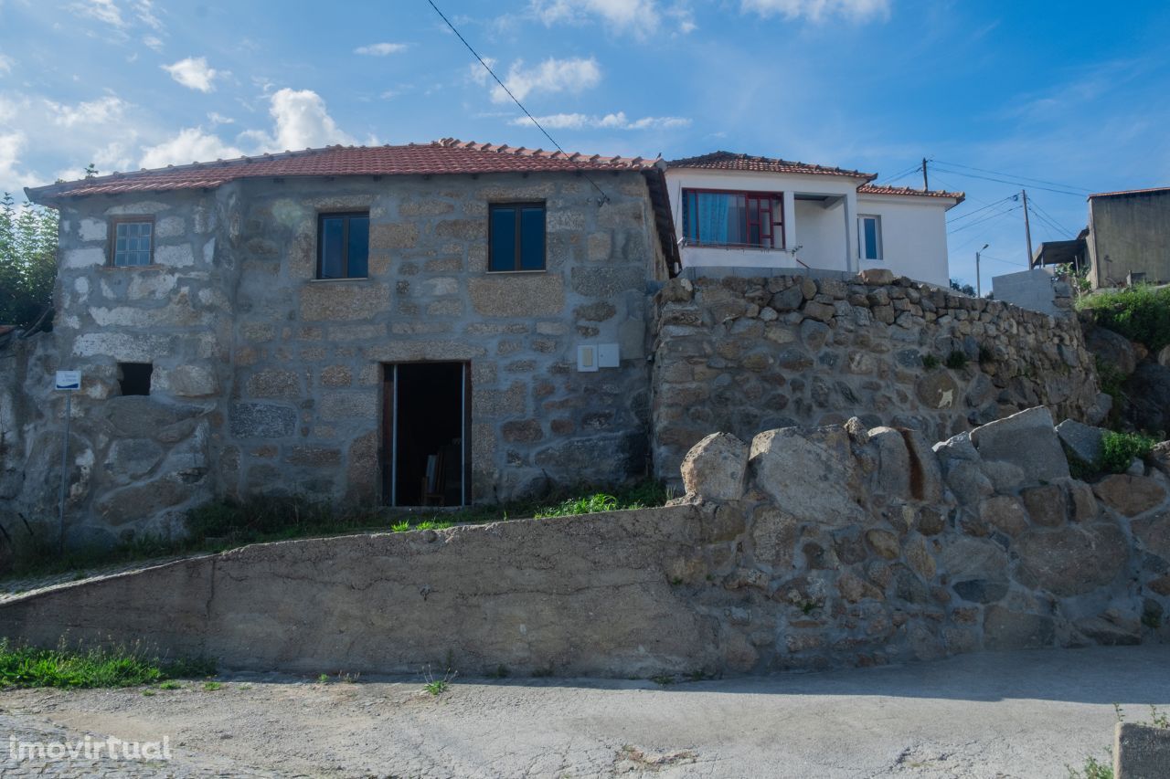 Casa com terreno e benfeitoria, á venda, em outeiro, S.tomé de covelas