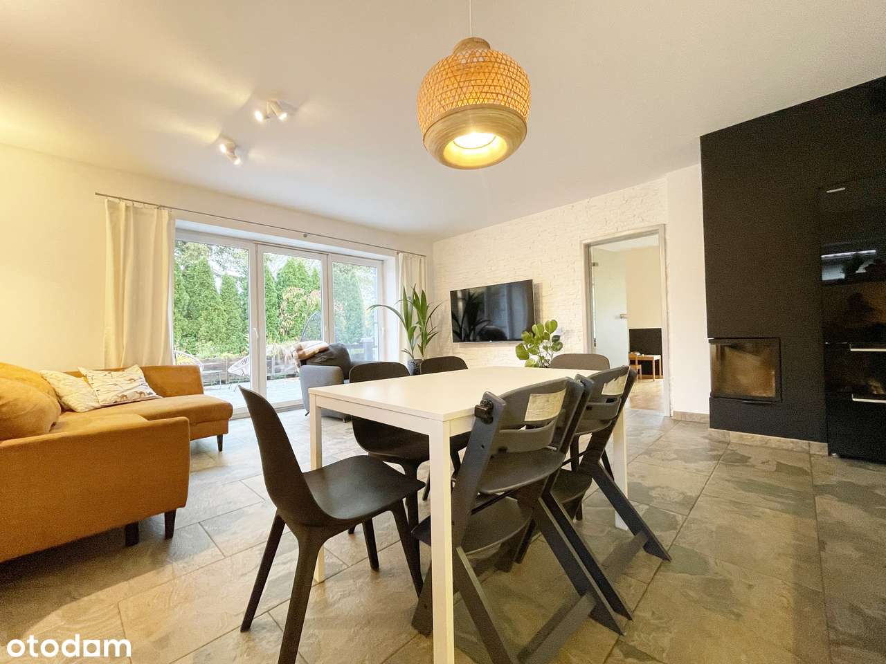 Parterowy dom wolnostojący z garażem do zamieszkania-11