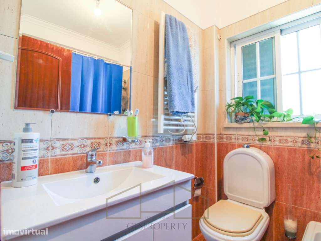 Moradia T3 nos Foros da Amora-28