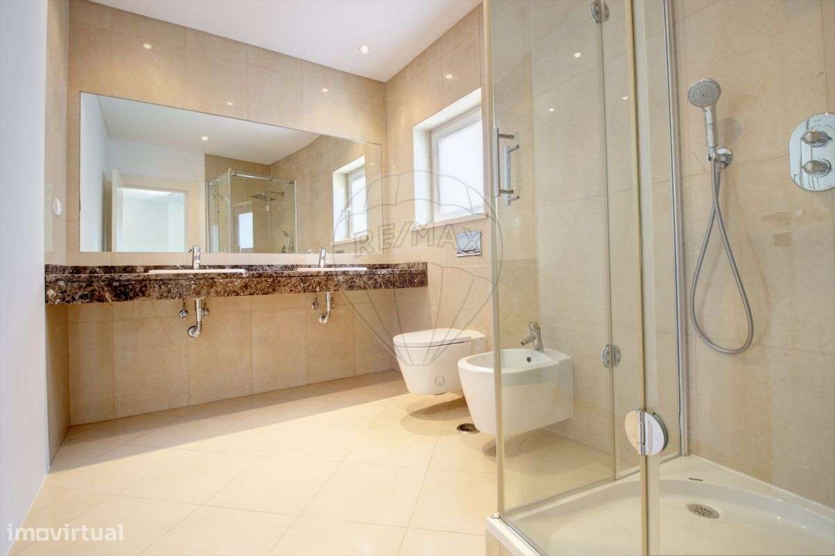 Moradia T4 para venda-17