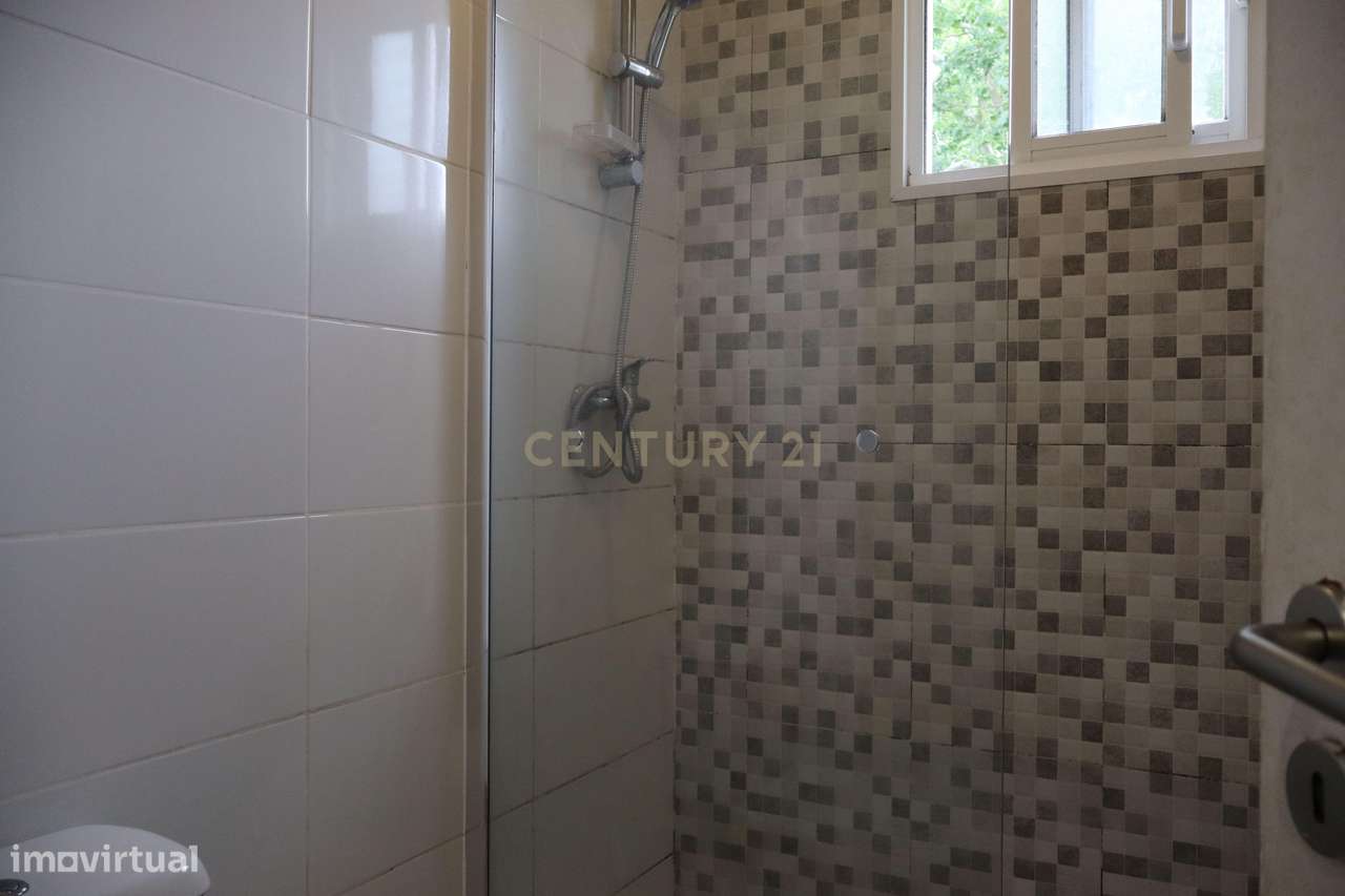 Apartamento T2+1 - Vale da Amoreira-12