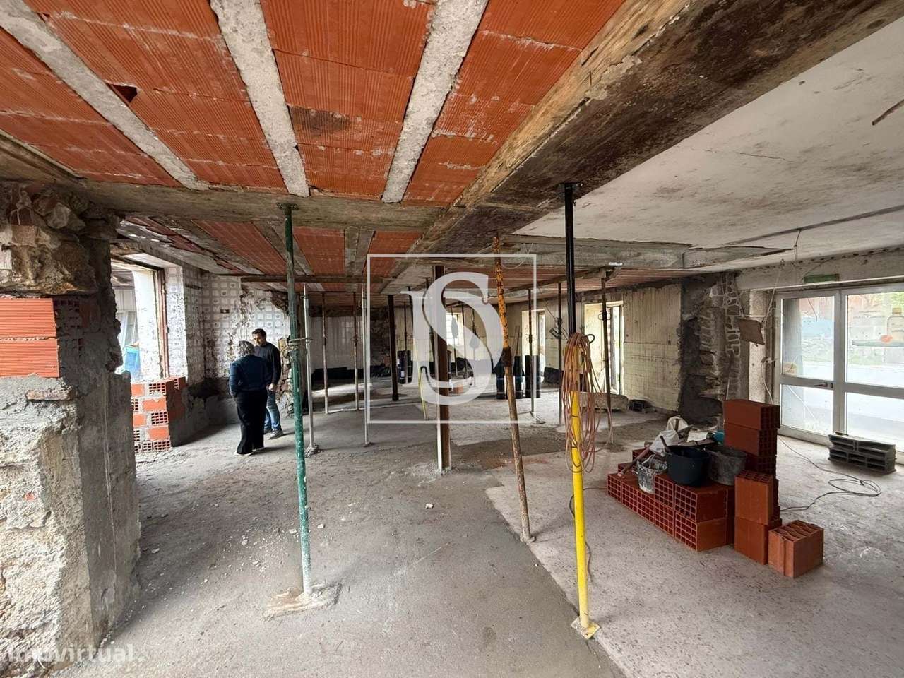 Moradias em Banda com Garagem Box – Viva com Conforto e Comodidade-10