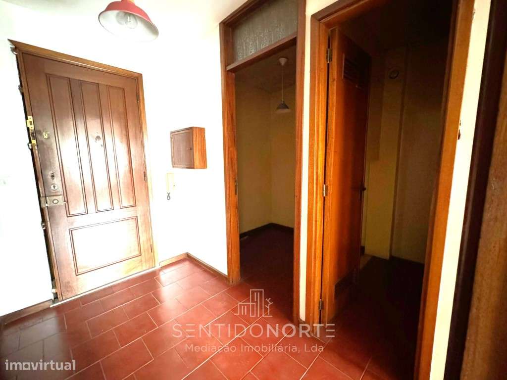 Apartamento T1+1 junta de Freguesia Lordelo-4