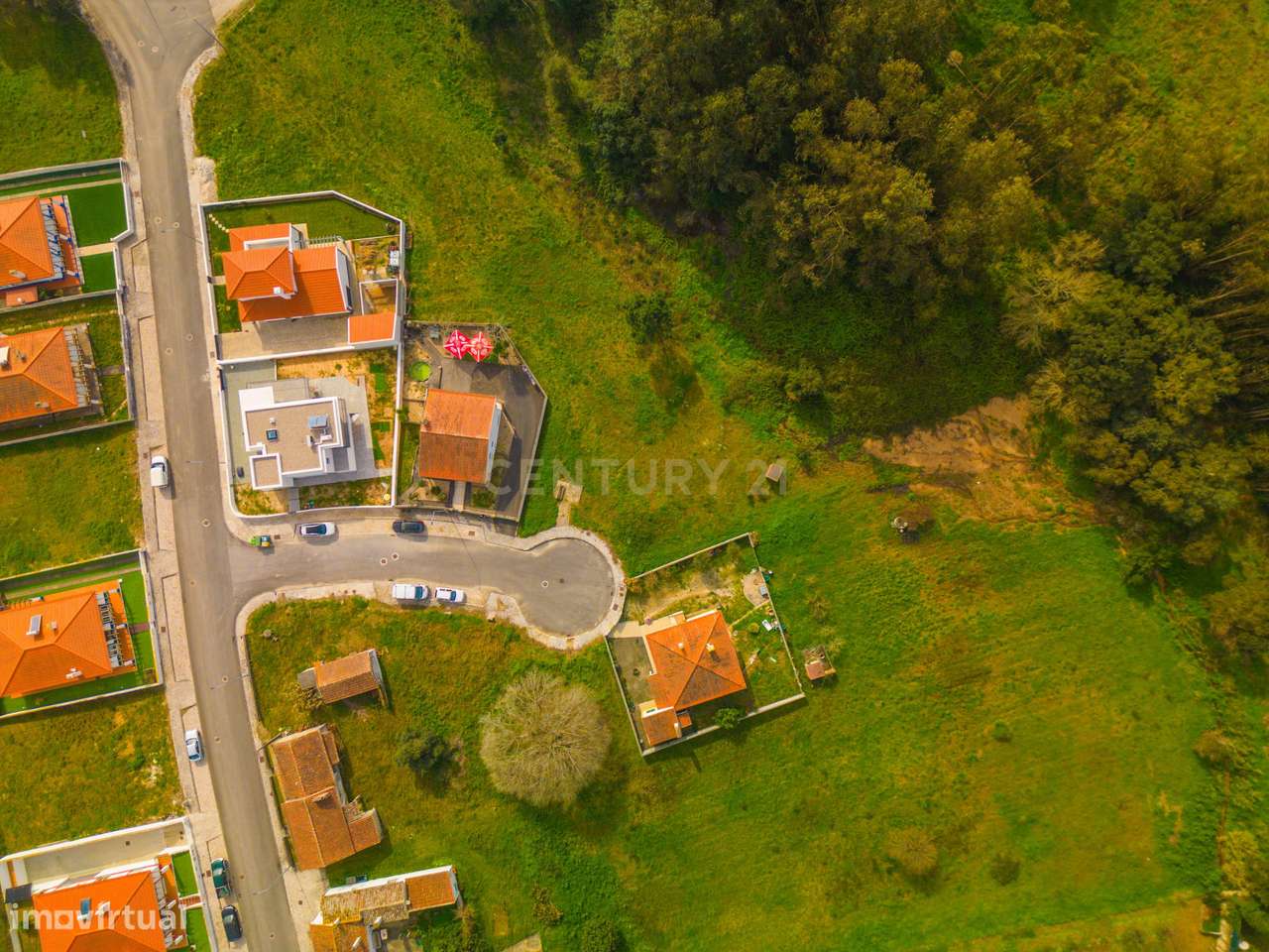 Lote de terreno com 646 m² situado em Casais da Areia, A-dos-Negros.-7