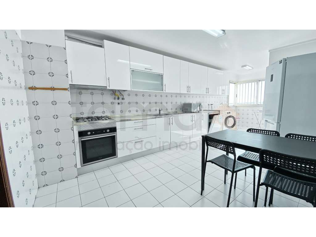 Apartamento T3 para Arrendamento em Linda-a-Velha - Grande imagem: 5/35