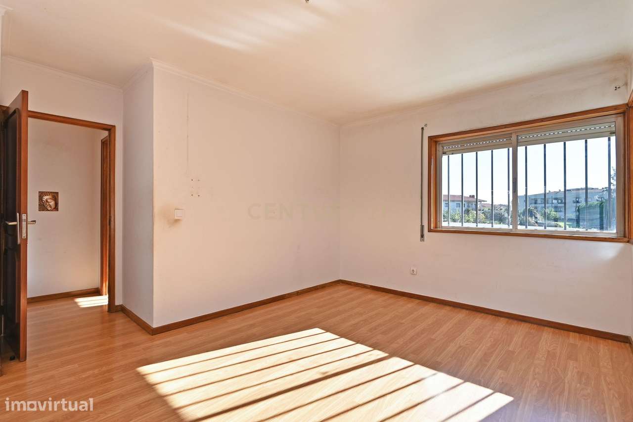 Moradia composta por Habitação, comercio e serviços-16