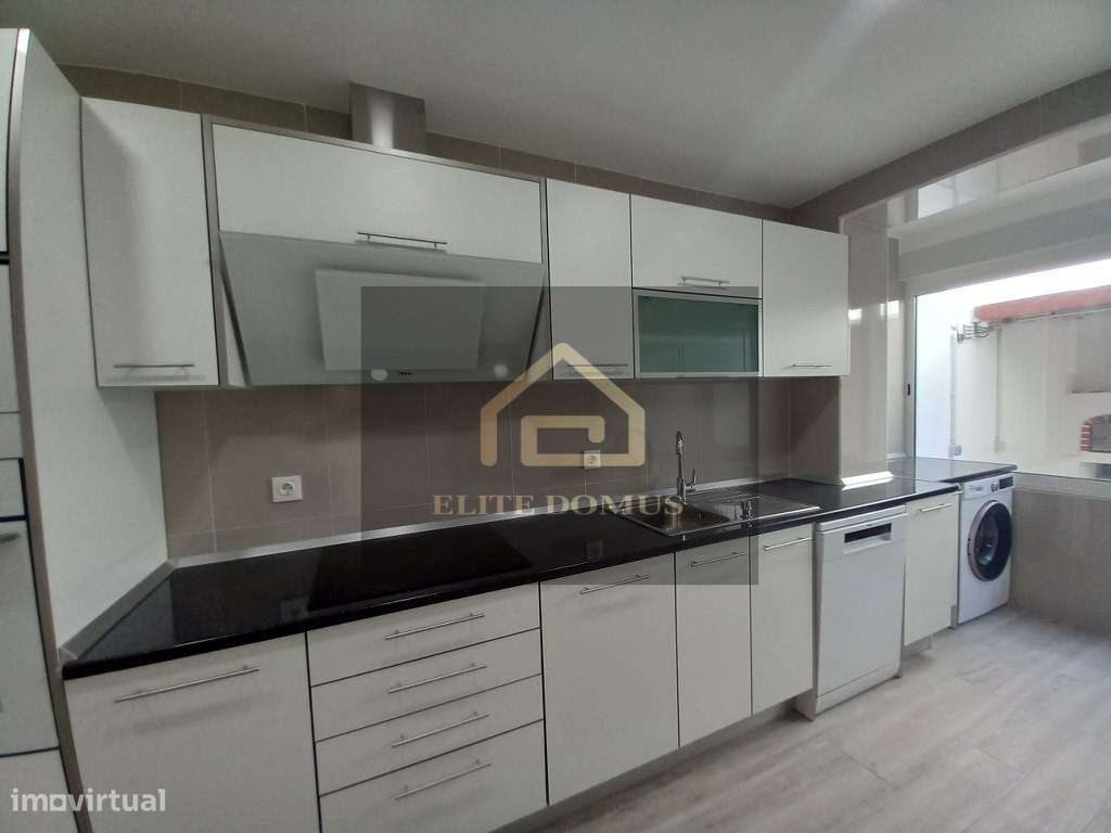 Apartamento T2 Remodelado com Vista Mar e Terraço - Ericeira - Grande imagem: 4/29